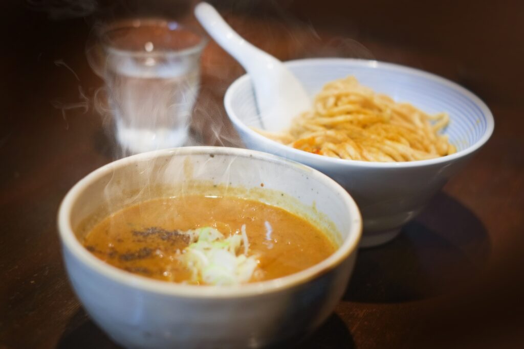 つけ麺VS新感覚蕎麦